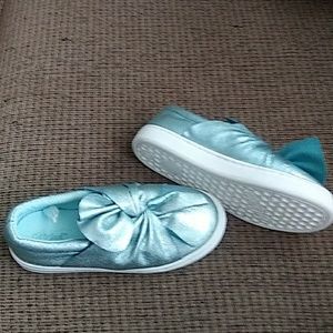 Girls Metallic Bow Sneakers